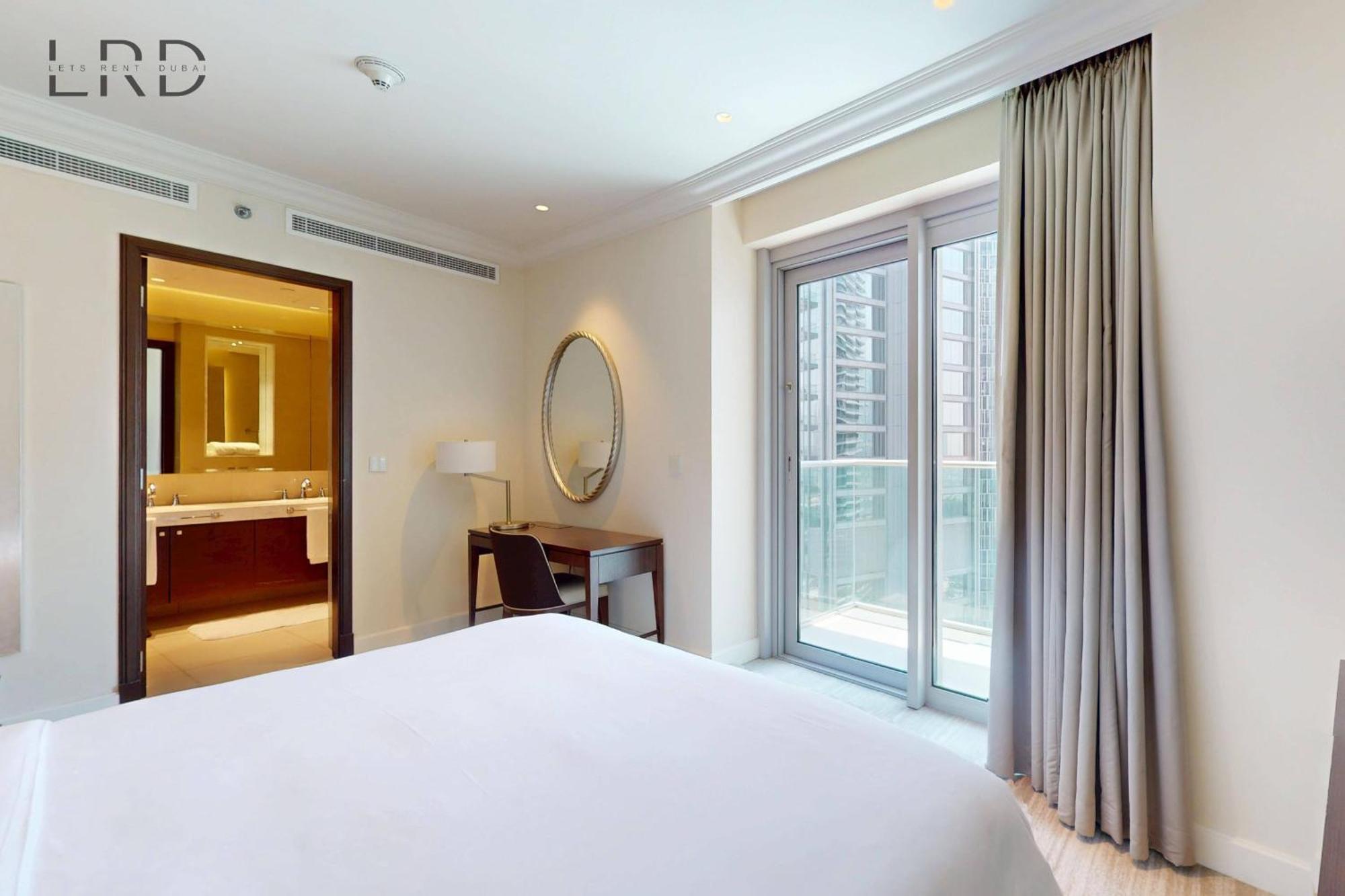 Iconic Burj View In Downtown Apartment
